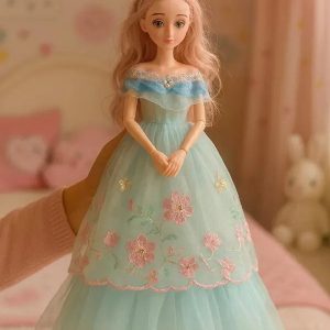 عروسة أميرة أنيقة بتصميم عالم الأميرات