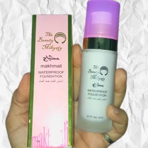 كريم أساس مخملي من The Beauty Mikyaj
