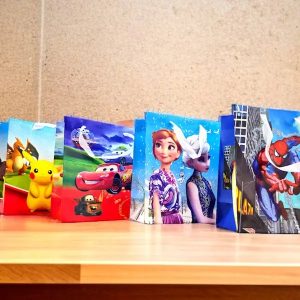 اكياس تغليف هدايا للأطفال بتصميم أنيق