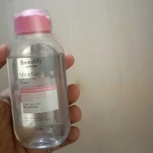 ماء ميسيلار للتنظيف وإزالة المكياج