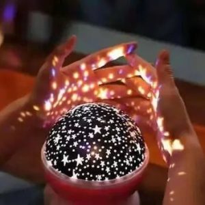 مصباح الإسقاط الحسي الدوار لمسات ساحرة