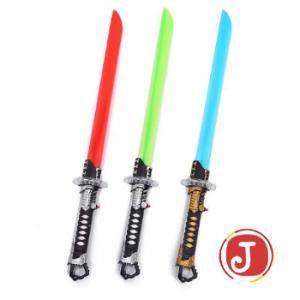 سيف الكاتانا اليابانية الشهيرة المضيء مع صوت