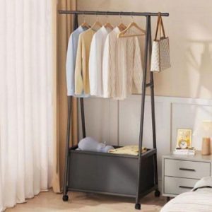 استاند ملابس معدن مع سلة تخزين كبيرة بعجلات